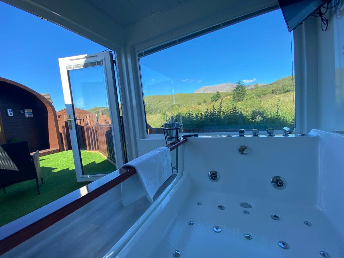 Highland Stays - Ben View Studio Pod & Jacuzzi Bath Форт Уилям Екстериор снимка